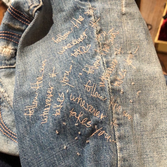 Hollister Y2K Low Rise Distressed Embroidered Beaded Medium wash Flare Jeans - Picture 8 of 9